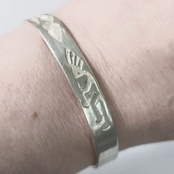 1950'S Mexican Hallmarked Sterling Silver Bracelet - Picture 14 of 15